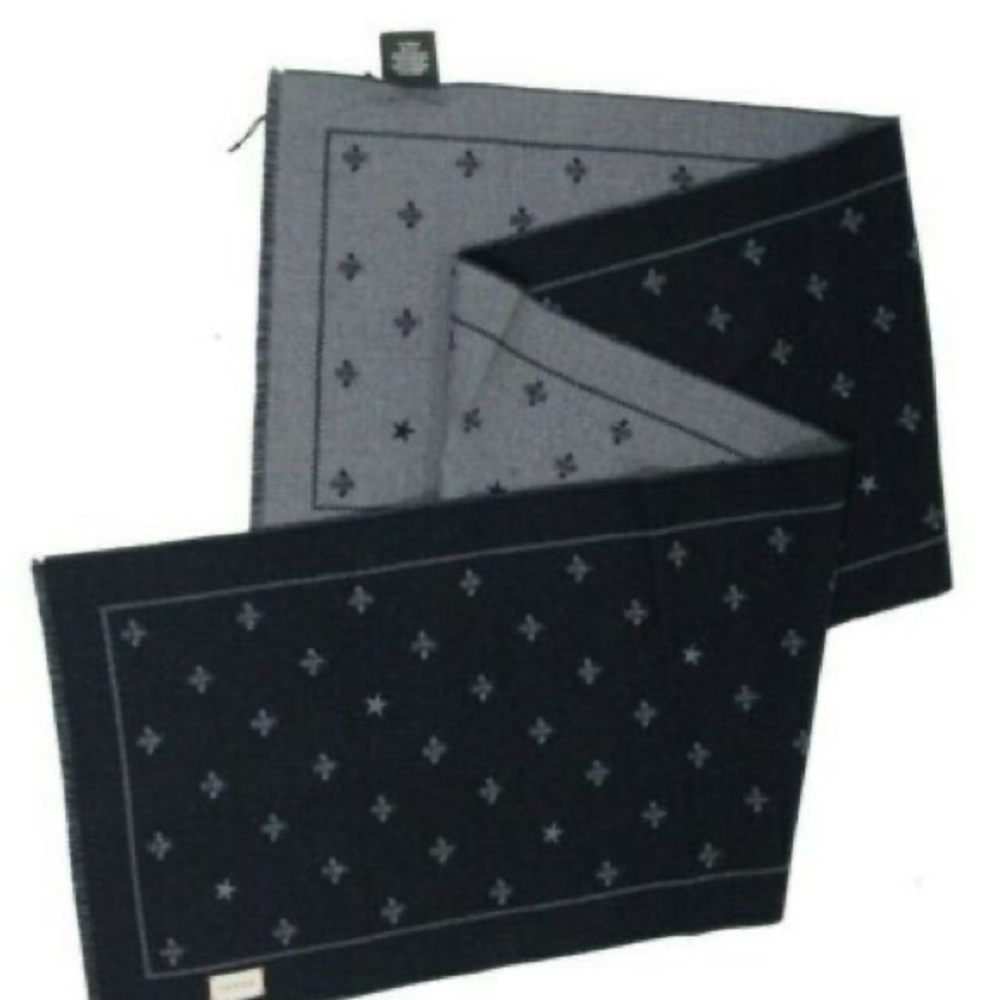 Gucci double sided scarf
NWT and box - Picture 3 of 7